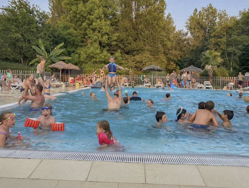 camping avec soiree piscine en perigord noir